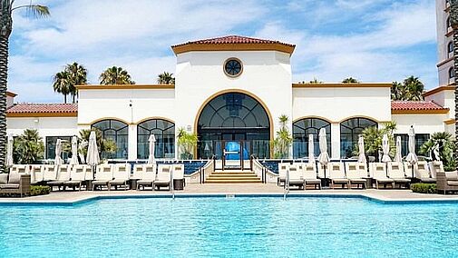Welcome to the Waterfront Beach Resort, Huntington Beach